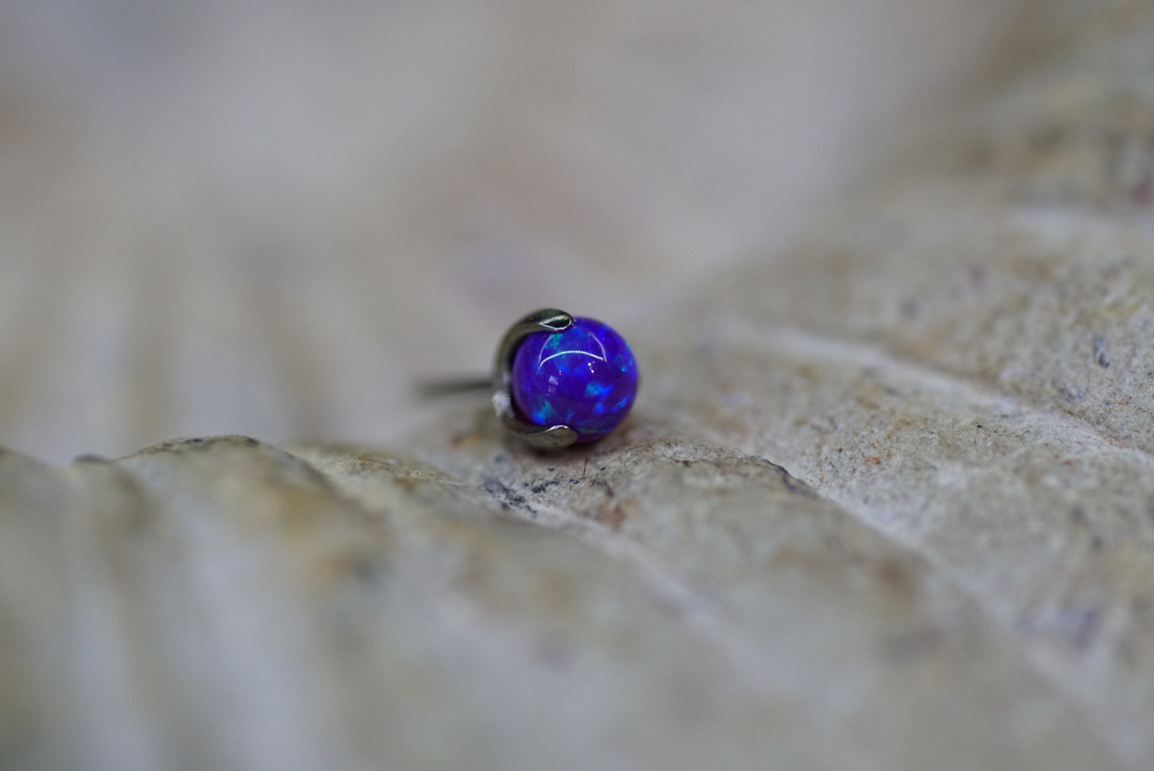 3mm Claw Prong Ball (Option: threadless 3mm purple opal)