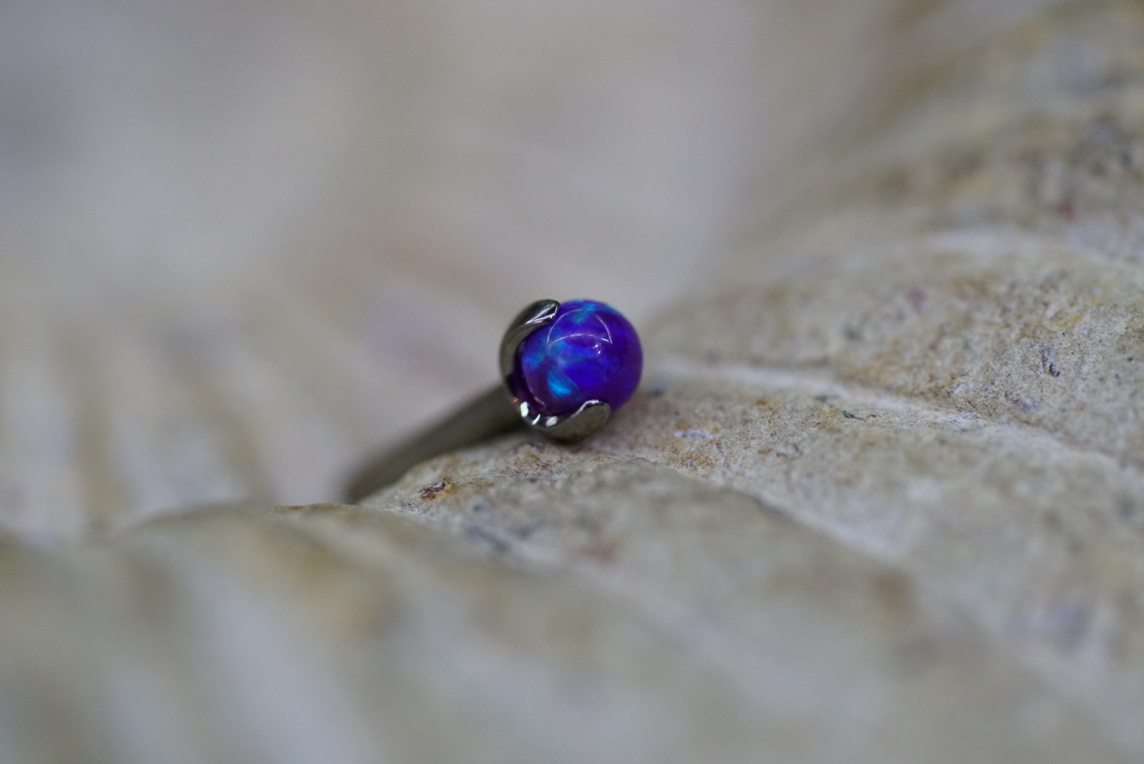 3mm Claw Prong Ball (Option: 18g/16g threaded purple opal)