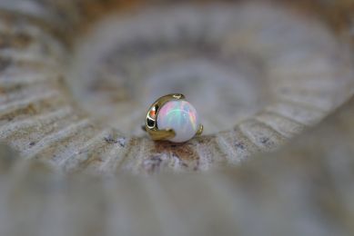 Gold Claw Prong Balls (Option: Yellow Gold synthetic White Opal)