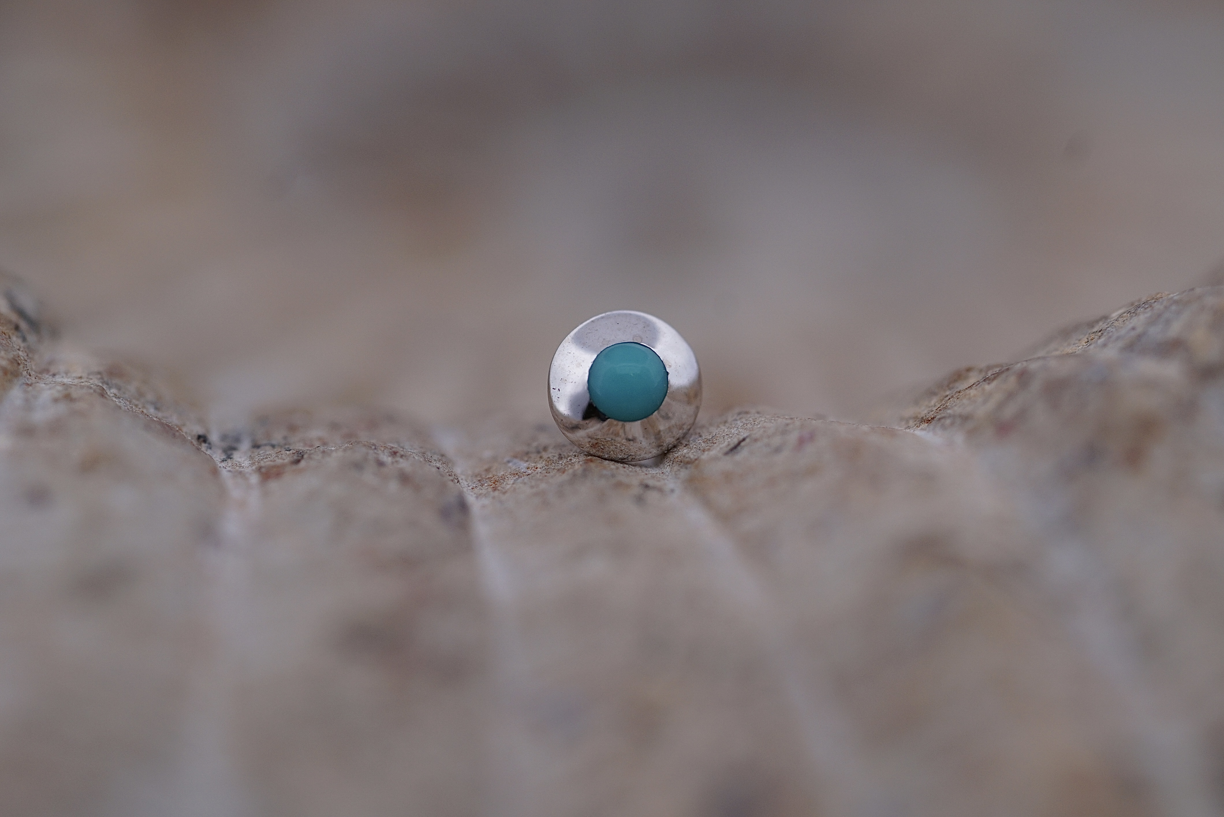 Saucer (Option: White Gold Turquoise)