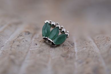 Marquise Beauty Fan (Option: White Gold Emerald)