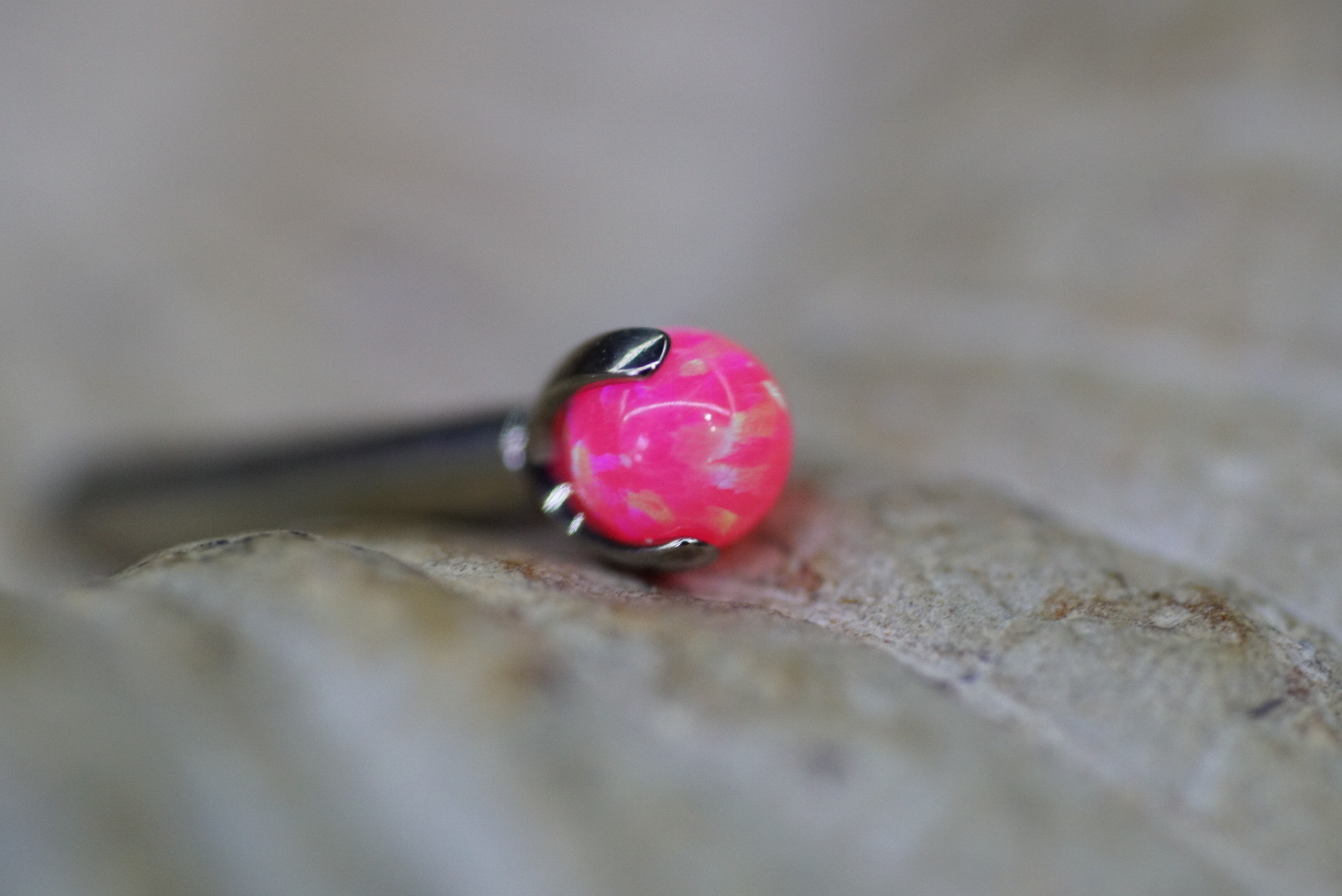 Claw Prong Ball (Option: Hot Pink Opal)