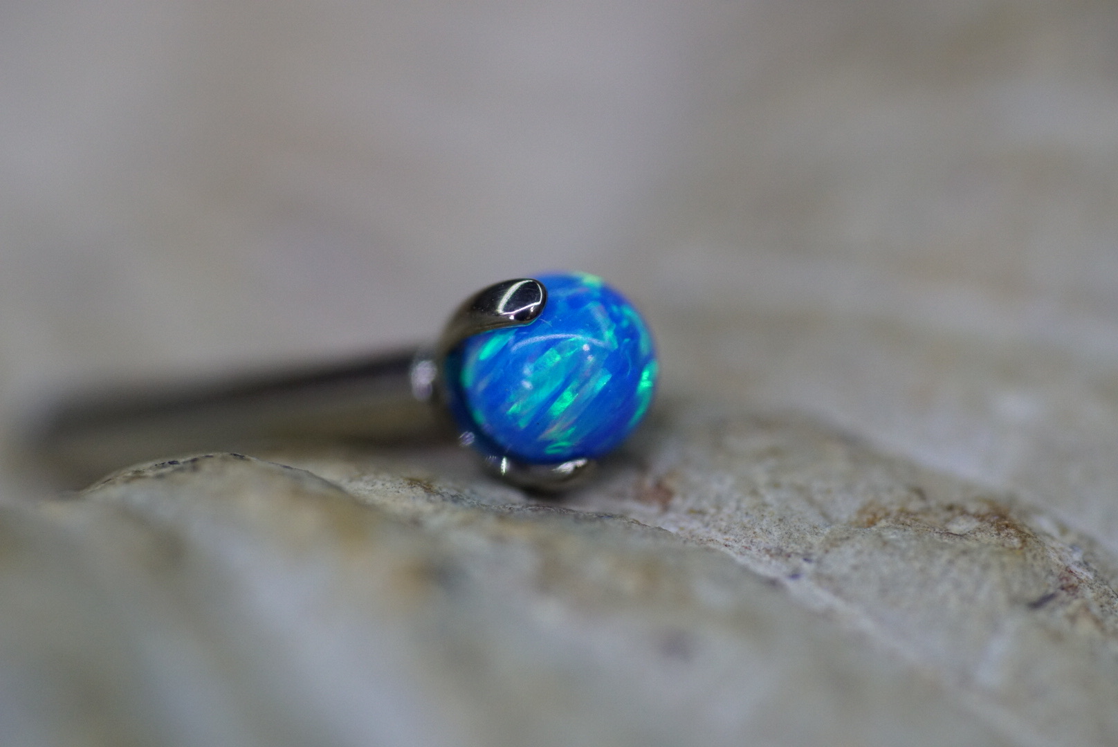 Claw Prong Ball (Option: Blue Opal)