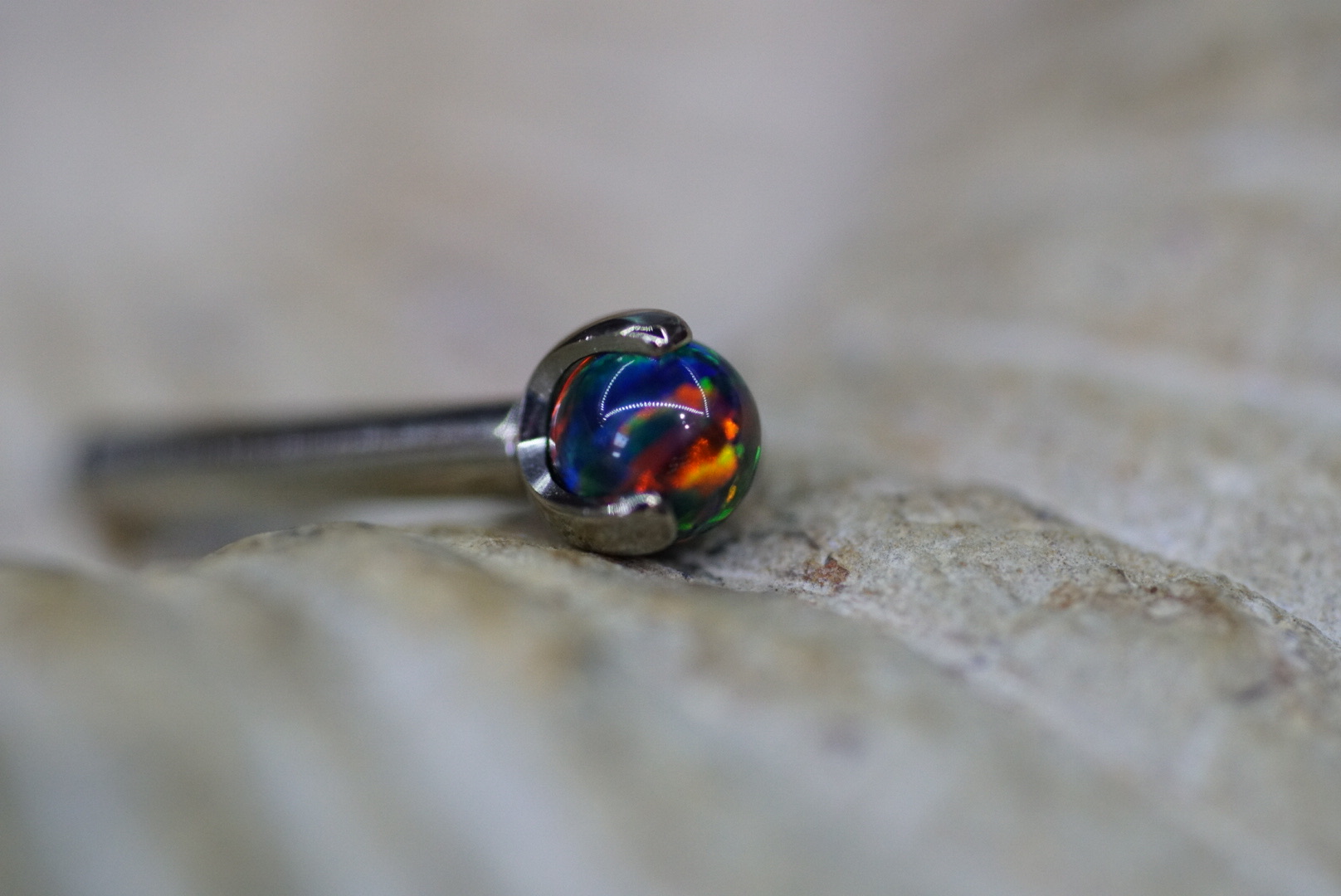 Claw Prong Ball (Option: Black Opal)