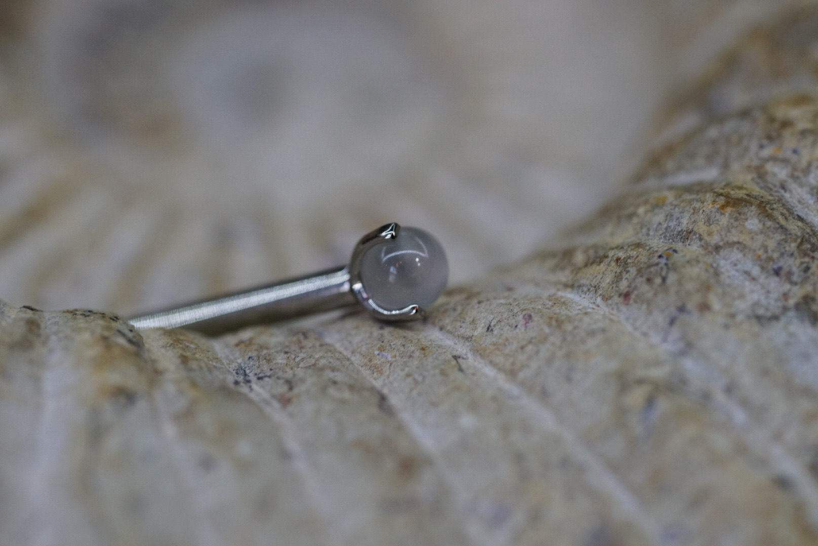 Claw Prong Ball (Option: Genuine Moonstone)
