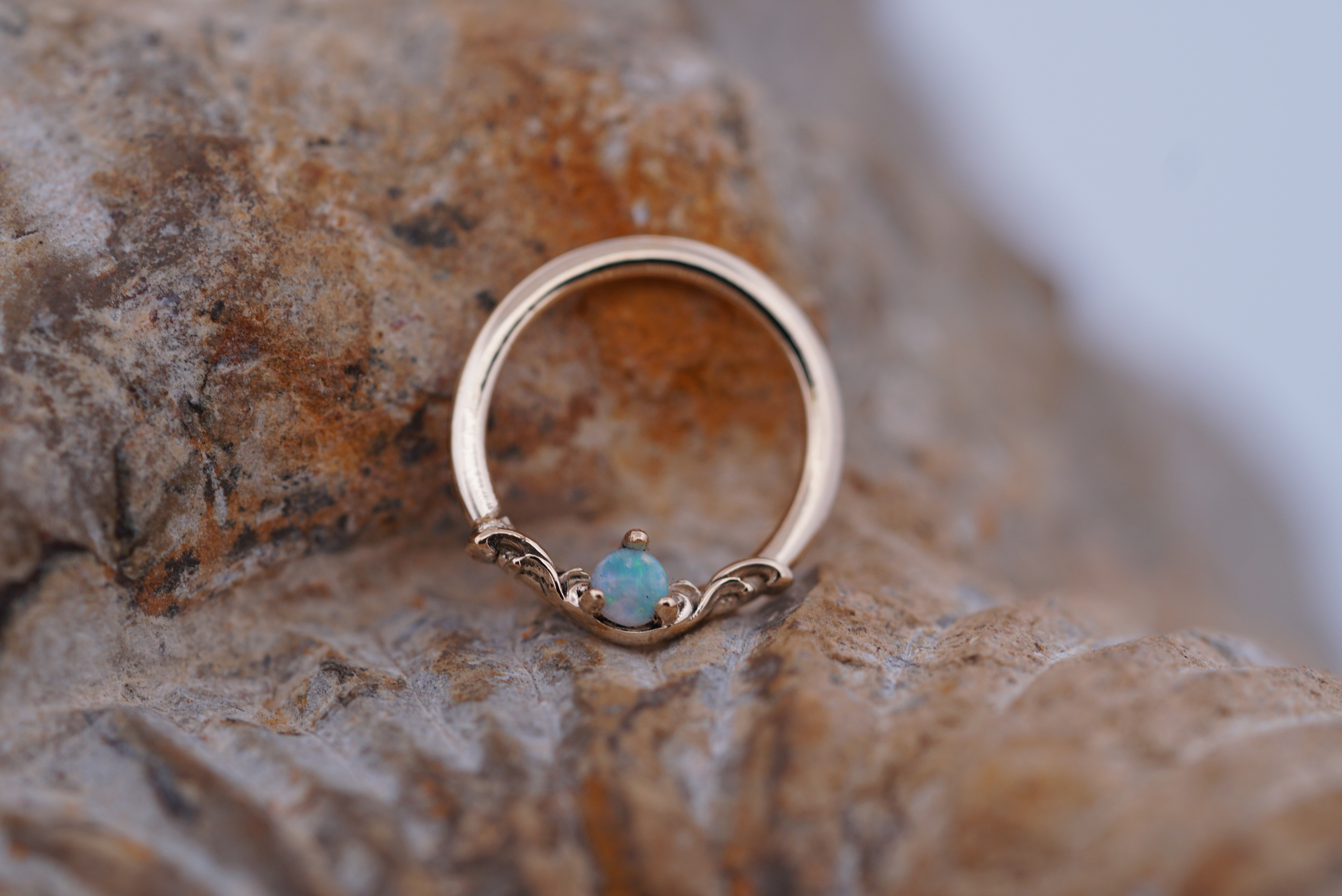 Bishop seam ring (Option: Yellow Gold Opal)