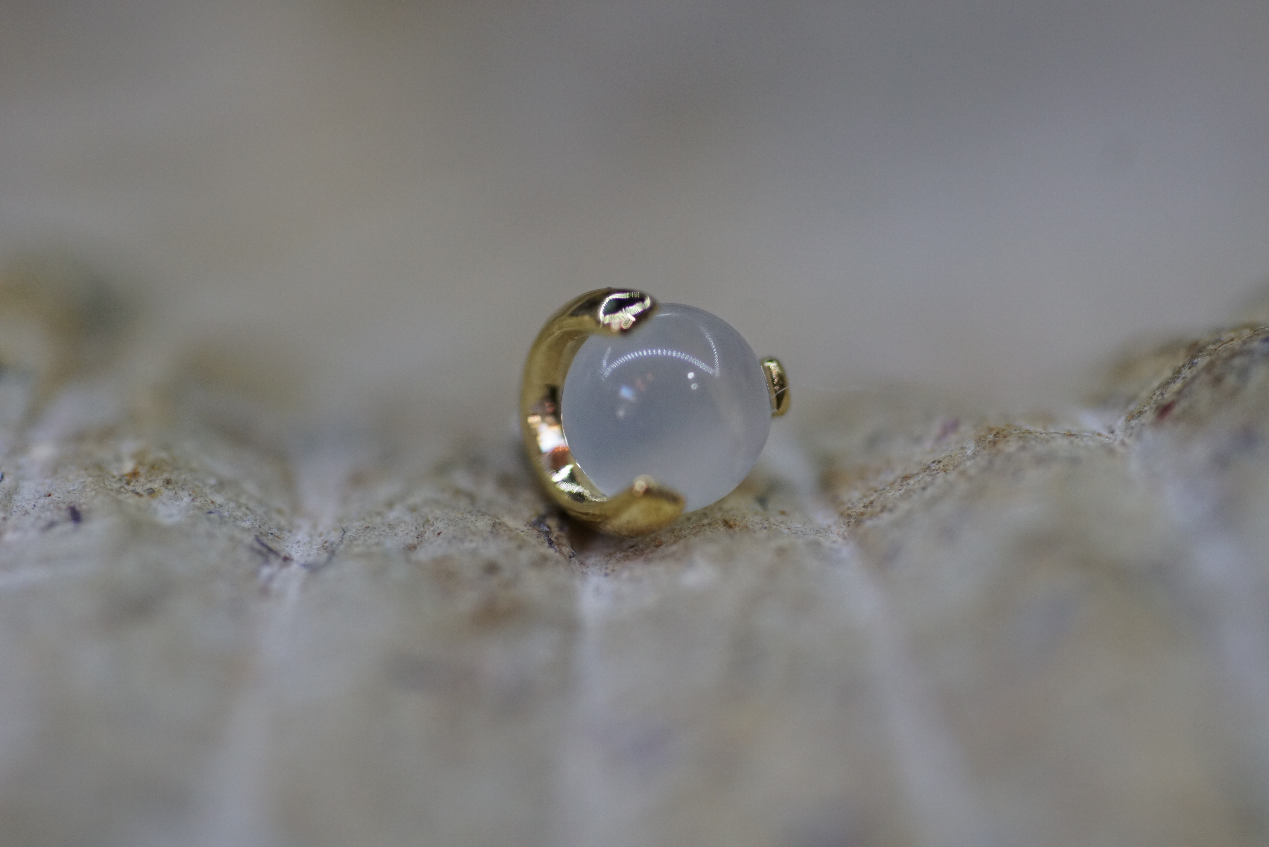 Gold Claw Prong Balls (Option: Yellow Gold genuine Moonstone)